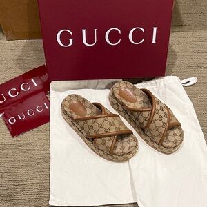 Gucci Beige and Brown Logo Slide Sandals size 39